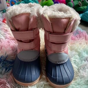 Carter toddler girls snow boots !